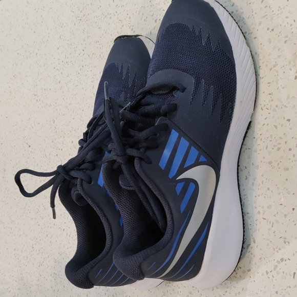 Nike Other - Boys SZ 3.5Y Nike Star Runner Shoes - Great Condition!!!!